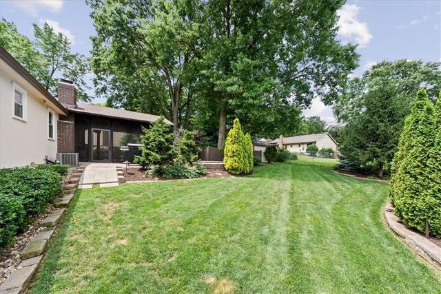 4706 Stearns Lane, Shawnee, KS 66203