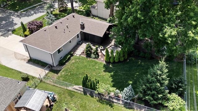 4706 Stearns Lane, Shawnee, KS 66203
