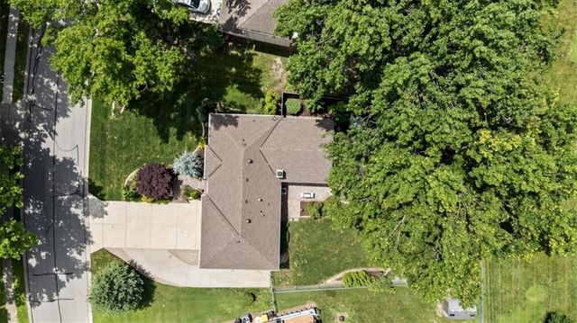 4706 Stearns Lane, Shawnee, KS 66203