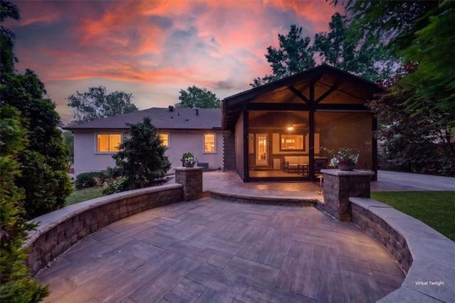 4706 Stearns Lane, Shawnee, KS 66203