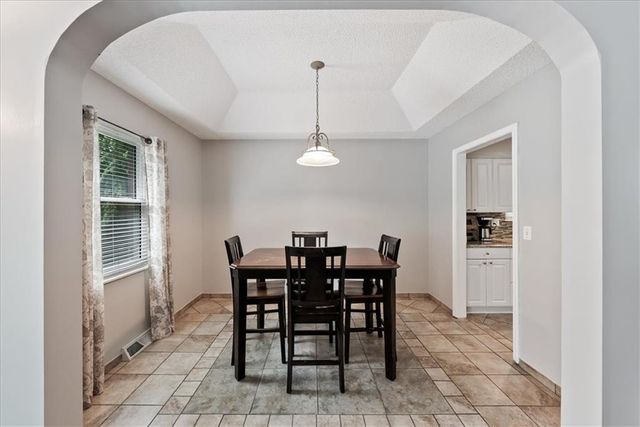 4706 Stearns Lane, Shawnee, KS 66203