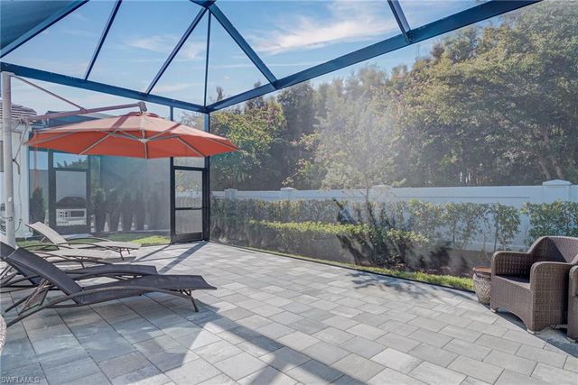 9087 Saint Lucia DR, Naples, FL 34114