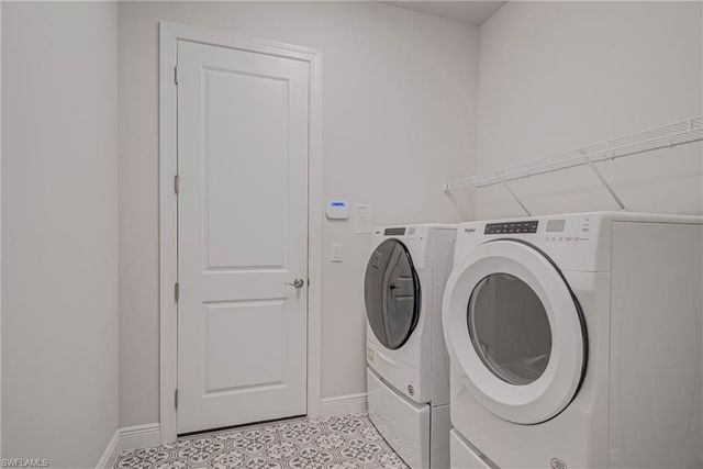 9087 Saint Lucia DR, Naples, FL 34114