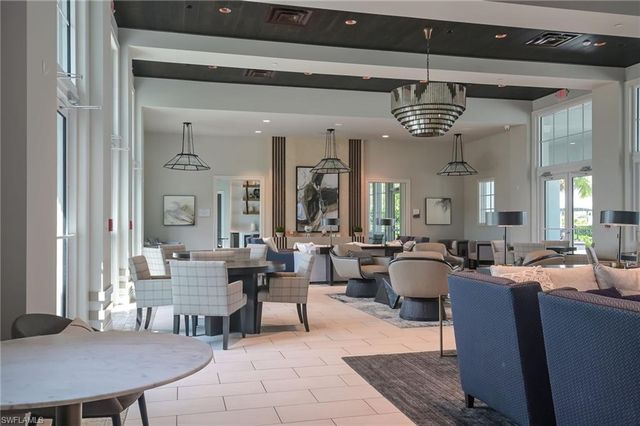 9087 Saint Lucia DR, Naples, FL 34114