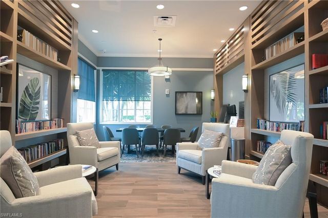 9087 Saint Lucia DR, Naples, FL 34114