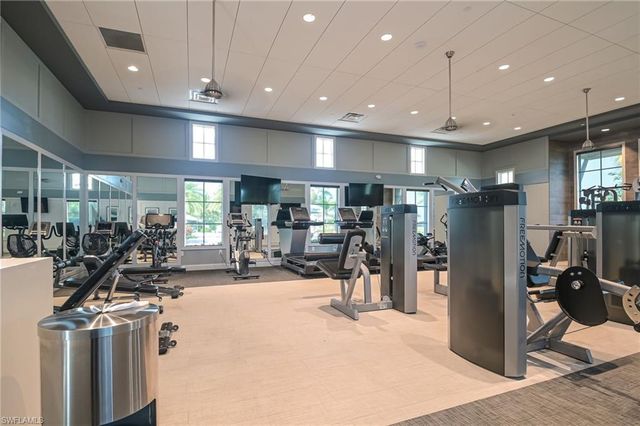 9087 Saint Lucia DR, Naples, FL 34114