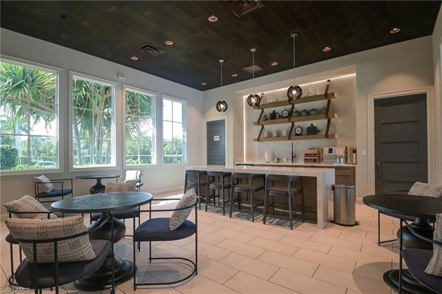 9087 Saint Lucia DR, Naples, FL 34114