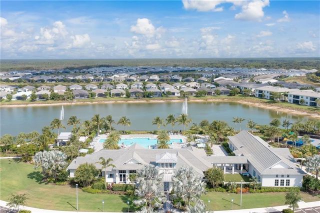 9087 Saint Lucia DR, Naples, FL 34114