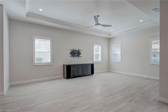 9087 Saint Lucia DR, Naples, FL 34114