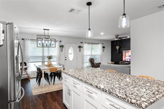 932 Devils River Drive, Granbury, TX 76048