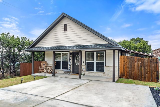 932 Devils River Drive, Granbury, TX 76048