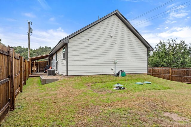 932 Devils River Drive, Granbury, TX 76048