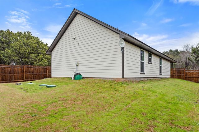 932 Devils River Drive, Granbury, TX 76048