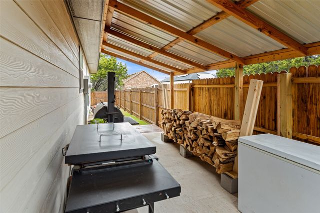 932 Devils River Drive, Granbury, TX 76048