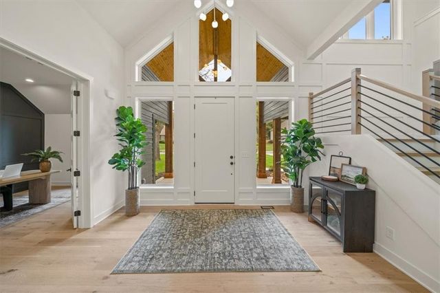 9517 Linden Street, Overland Park, KS 66207