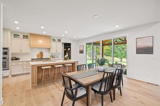 9517 Linden Street, Overland Park, KS 66207