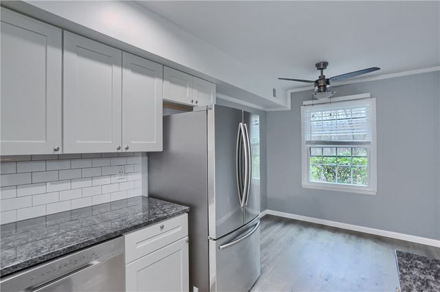 444 Country View Ct, Pennsbury, PA 15205