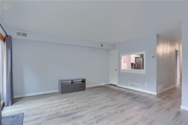 444 Country View Ct, Pennsbury, PA 15205