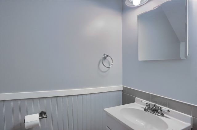 444 Country View Ct, Pennsbury, PA 15205