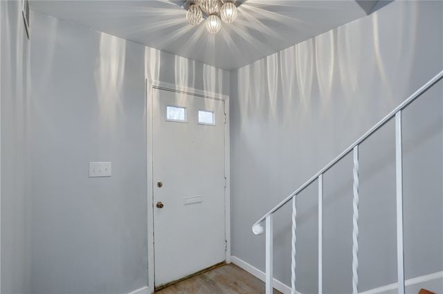 444 Country View Ct, Pennsbury, PA 15205