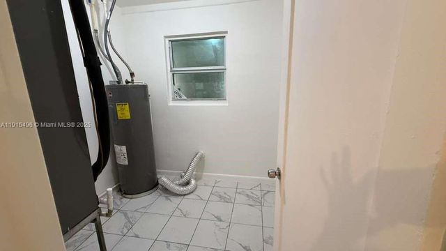 870 NE 142nd St 870, North Miami, FL 33161