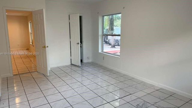 870 NE 142nd St 870, North Miami, FL 33161