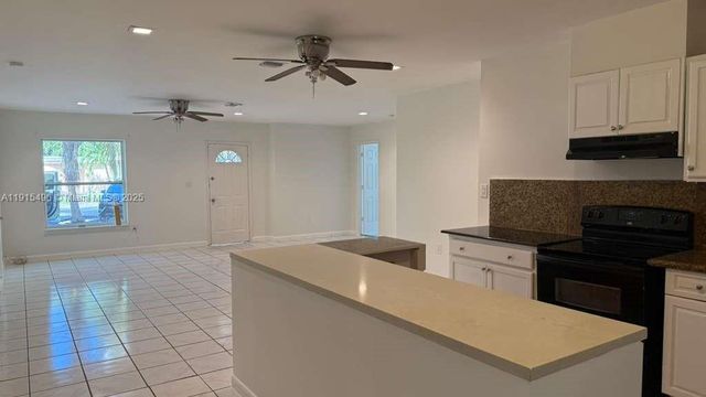 870 NE 142nd St 870, North Miami, FL 33161