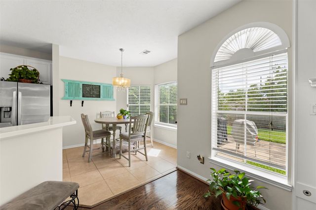 44 Parkway Place, Houston, TX 77040