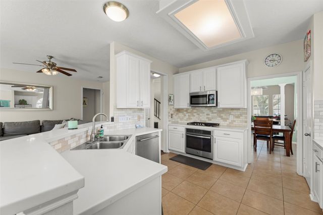 44 Parkway Place, Houston, TX 77040