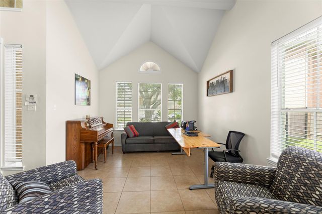 44 Parkway Place, Houston, TX 77040