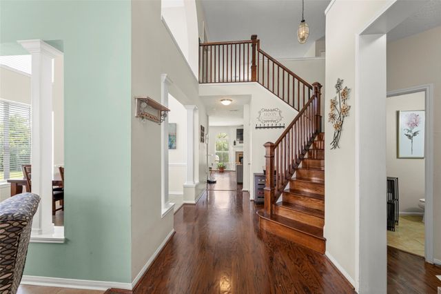 44 Parkway Place, Houston, TX 77040