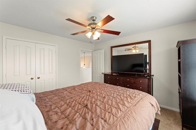 44 Parkway Place, Houston, TX 77040