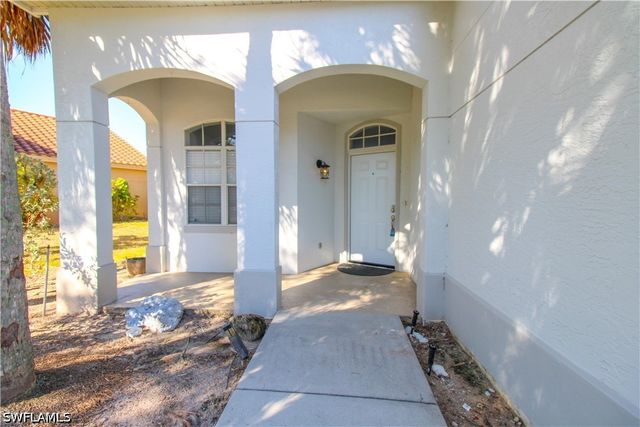 135 Lady Palm DR, Naples, FL 34104