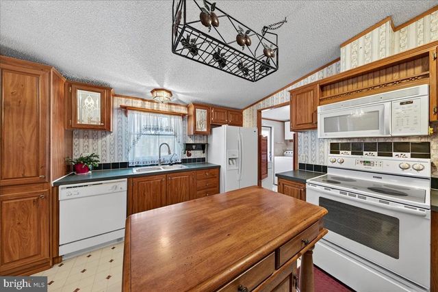 220 CHALKLEVEL RD, Louisa, VA 23093