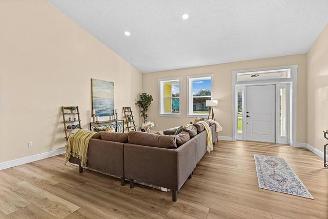 7780 92nd Avenue, Vero Beach, FL 32967