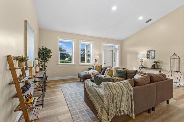 7780 92nd Avenue, Vero Beach, FL 32967