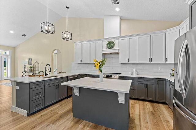 7780 92nd Avenue, Vero Beach, FL 32967