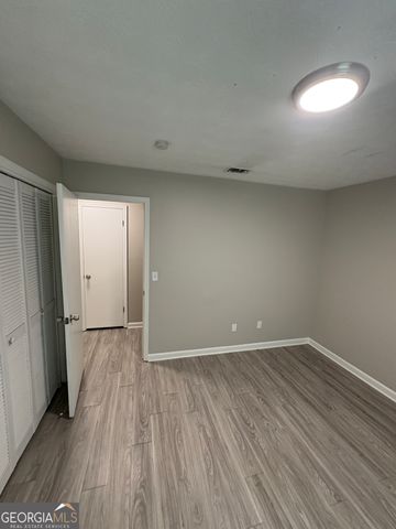 549 Greenview Avenue SE, Conyers, GA 30094