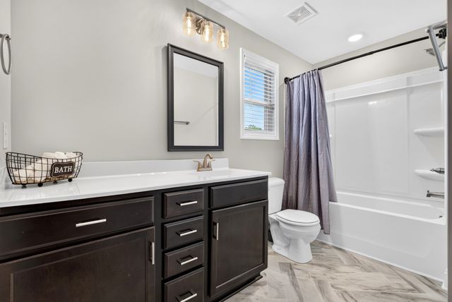 2422 Bucklin Dr, Clarksville, TN 37042