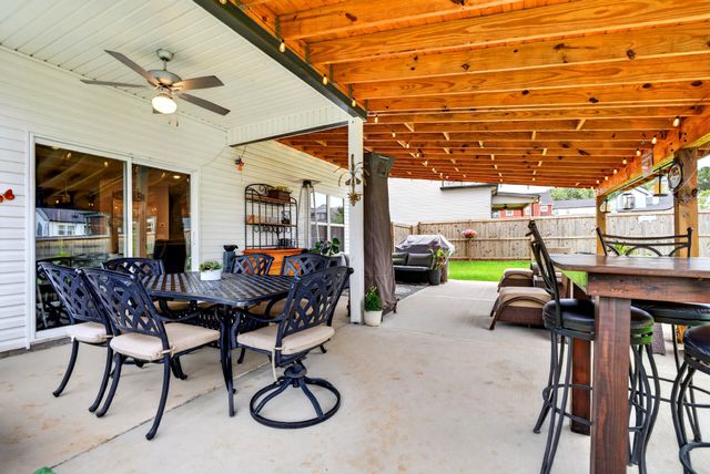 2422 Bucklin Dr, Clarksville, TN 37042