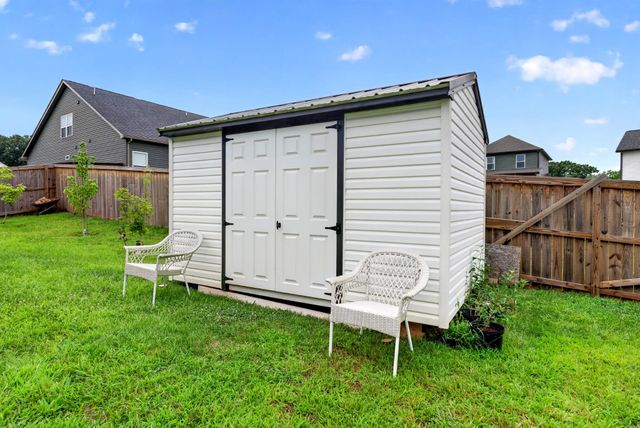2422 Bucklin Dr, Clarksville, TN 37042