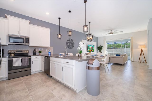 8899 CABOT CLIFFS DRIVE 102, Davenport, FL 33896