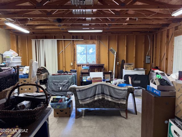 1085 S Highway 80, Benson, AZ 85602