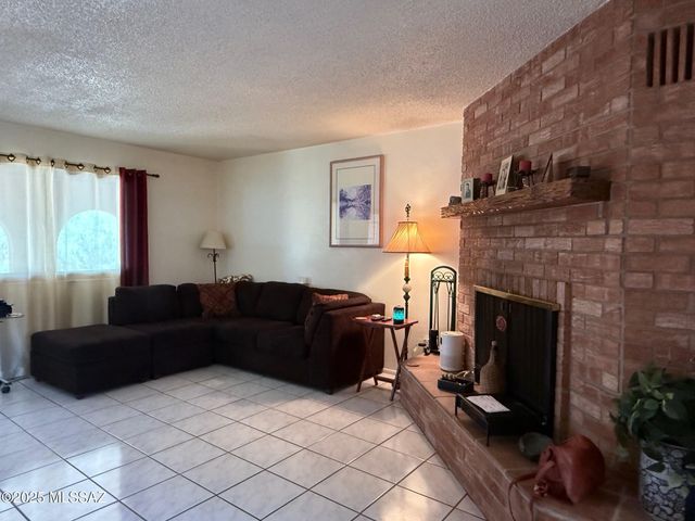 1085 S Highway 80, Benson, AZ 85602