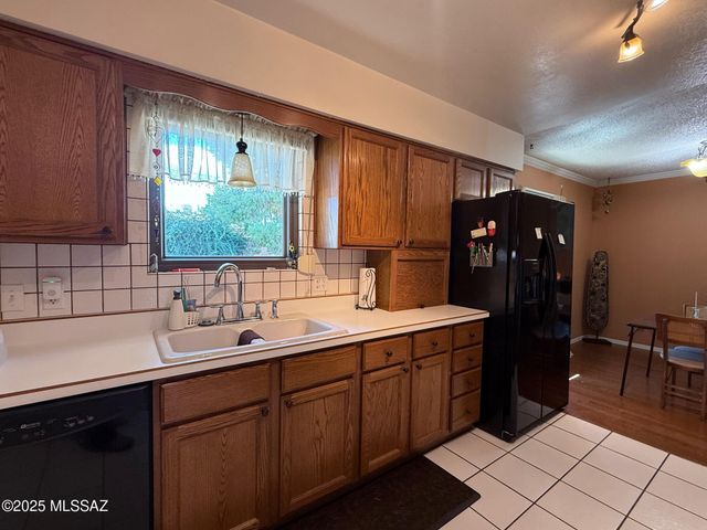 1085 S Highway 80, Benson, AZ 85602