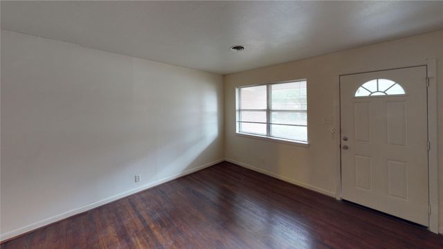 1705 Crescent Street, Denton, TX 76201