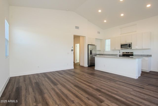 9117 N 181st Avenue 88, Waddell, AZ 85355