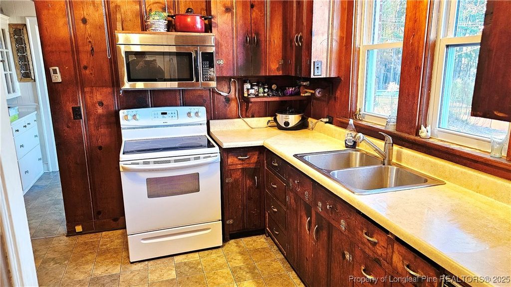 1801 Carthage Street, Sanford, NC 27330 — photo 13