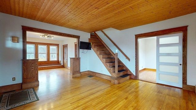 86 Saint Nicholas Ave, Worcester, MA 01606