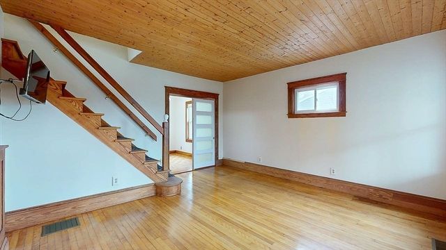 86 Saint Nicholas Ave, Worcester, MA 01606